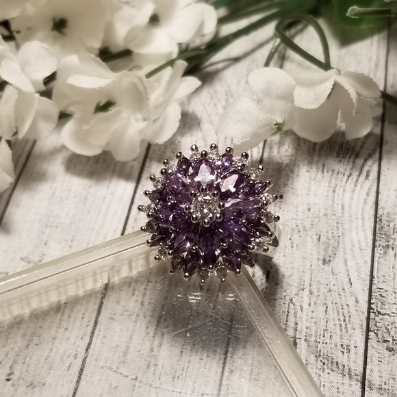 Beautiful Flower Marquise Cut Amethyst Ring - Picture 4 of 8